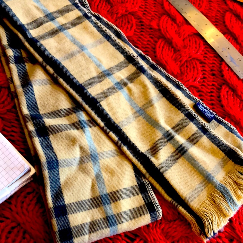Beige plaid scarf
